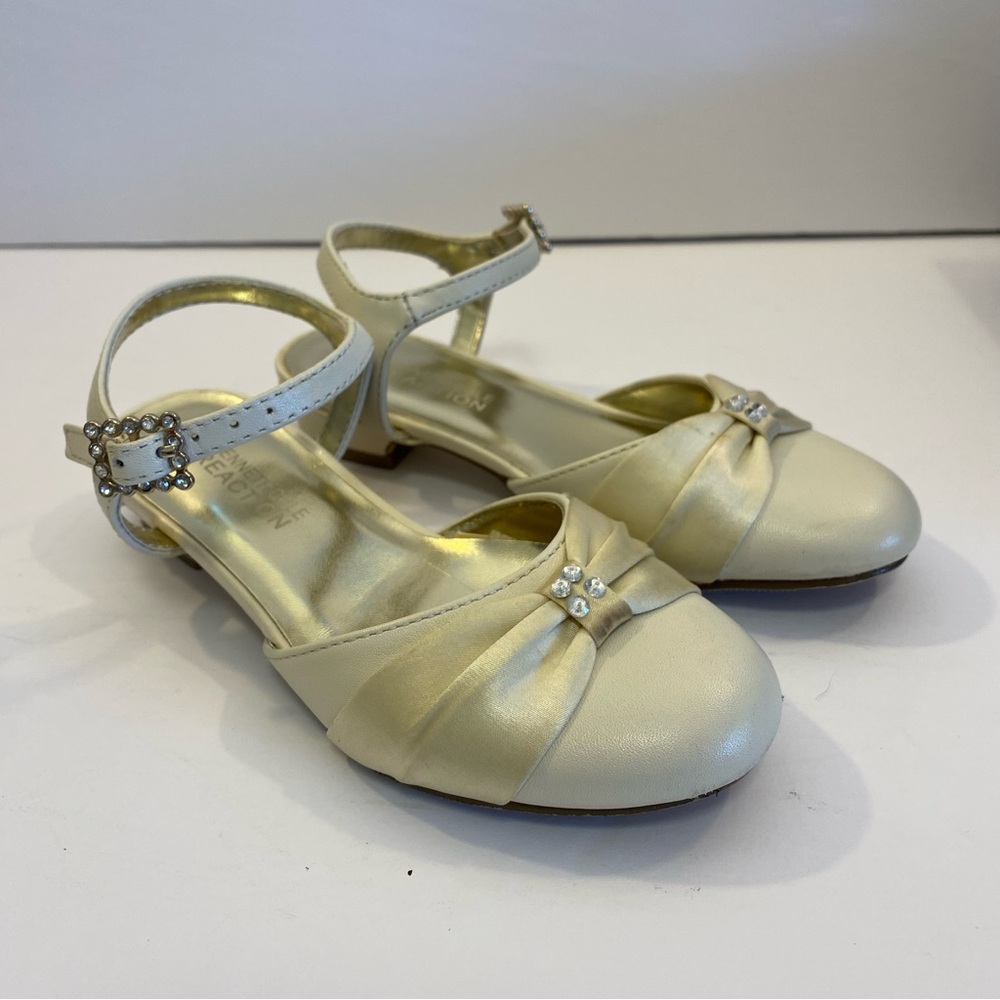 Kenneth Cole Reaction Little Girls ‘What A Dress” Ivory Closed Toe Leather Shoes